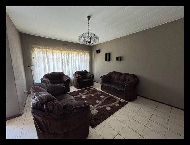 3 BEDROOM TOWNHOUSE FOR SALE IN BIRCHLEIGH